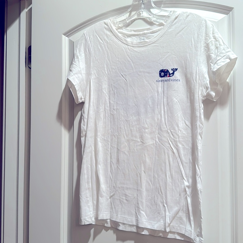 Vineyard Vines tee